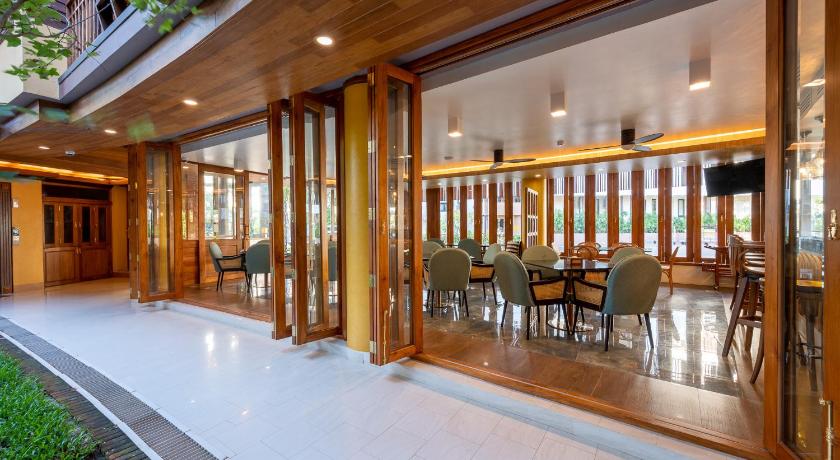 At Gate Thaphae Hotel – Chiang Mai, 