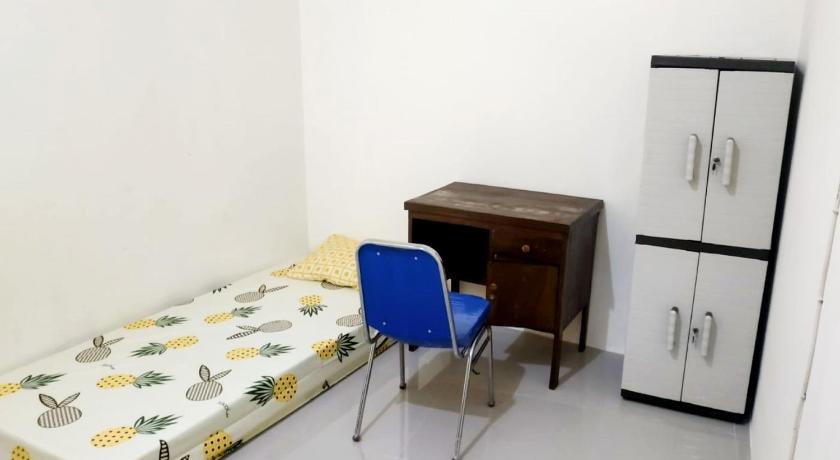 Kabin Kapsule Halte UI Depok - Male Only photo