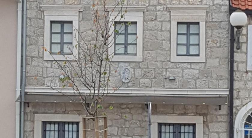Kamena kuca-Stone house — Hotel in Trebinje