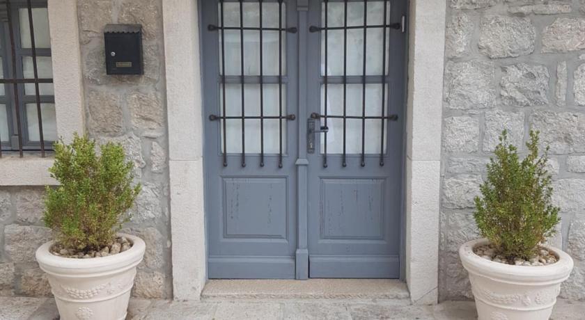 Kamena kuca-Stone house photo