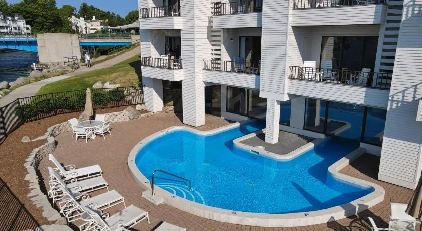 샤를브와 (MI) 233 Edgewater Inn 4성급 숙소 객실
