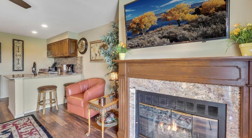 샤를브와 (MI) 238 Edgewater Inn 3성급 숙소 수영장