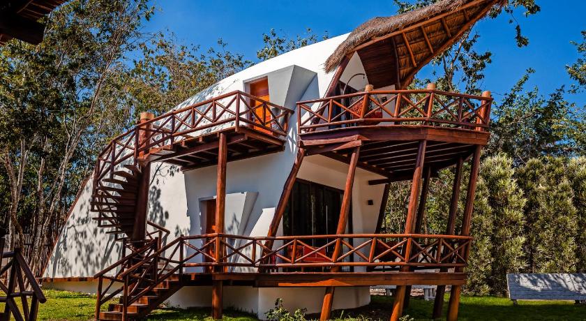 Mia Bacalar Luxury Resort & Spa