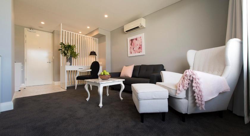 Canberra Rex Hotel and Serviced Apartments