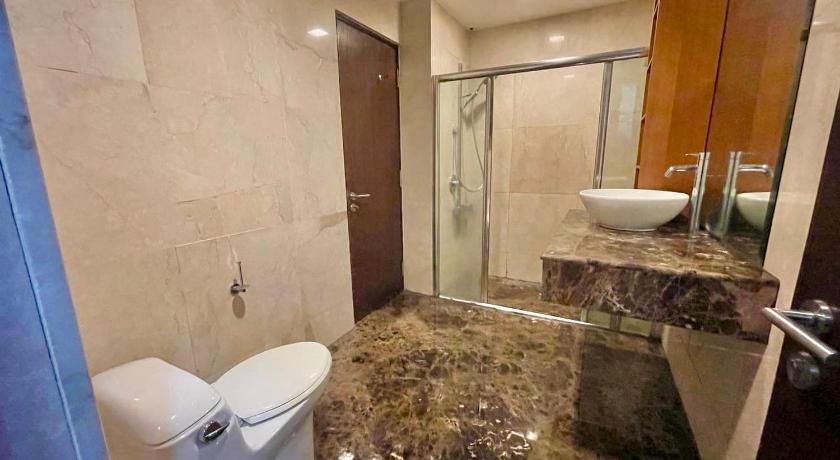 PENTHOUSE MARINA COURT VACATION HOME 4 BEDROOMS KOTA KINABALU 14pax photo