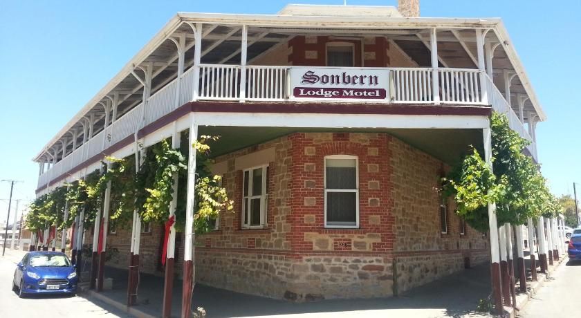 Sonbern Lodge Motel photo