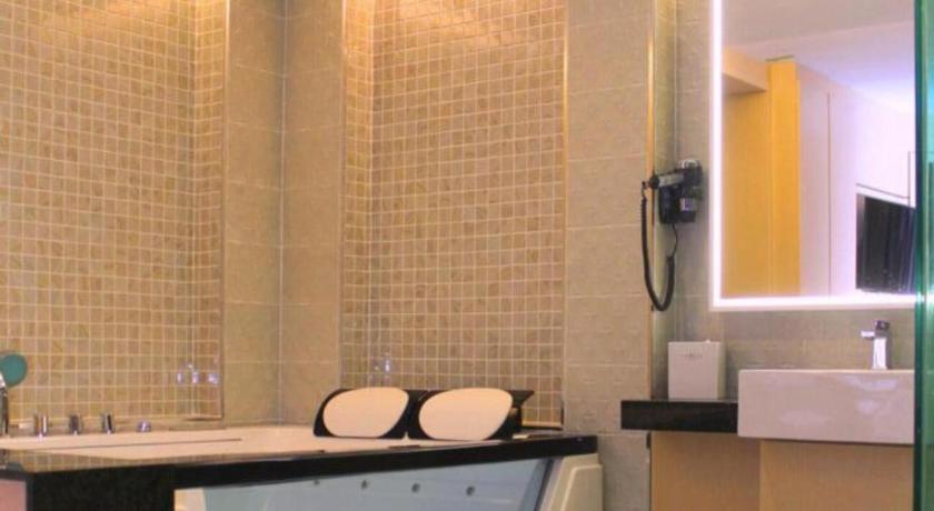 Image of Studio Suite 2