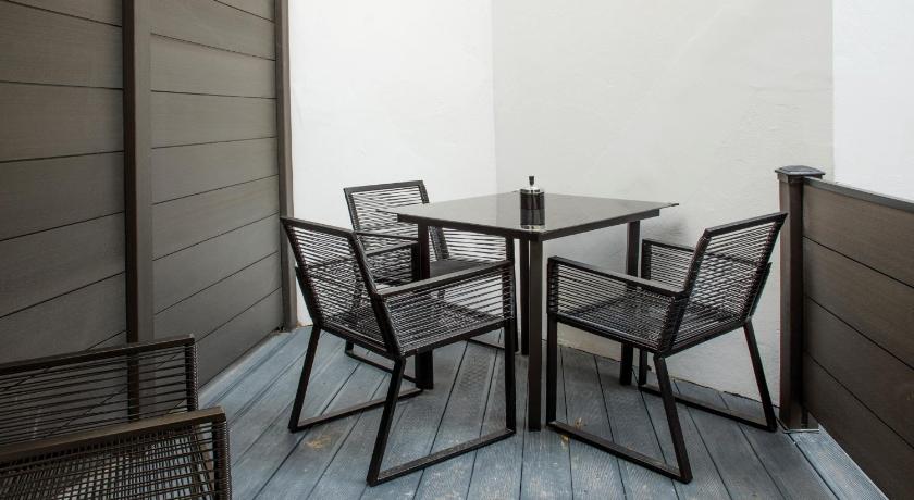 Main Square Luxury Apartment photo