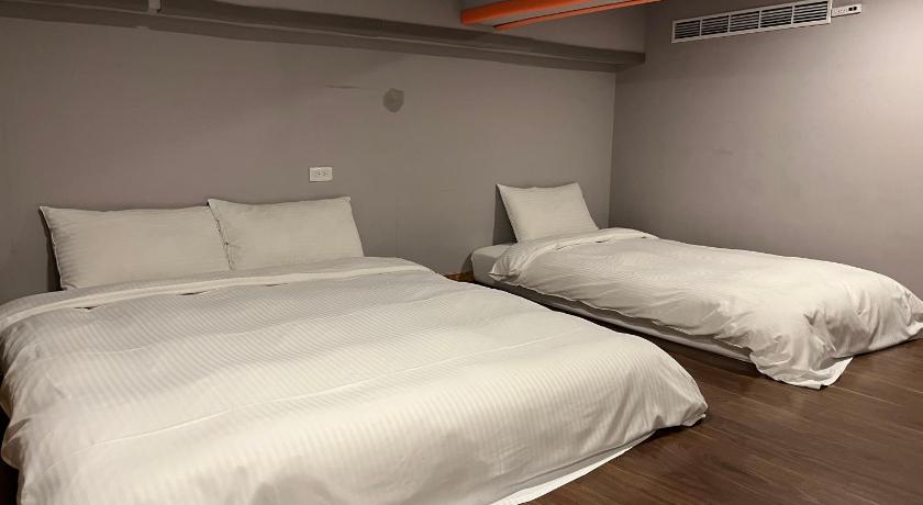 Image of Standard Triple Room 6