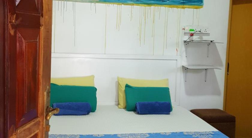 The backpack hub at weligama photo