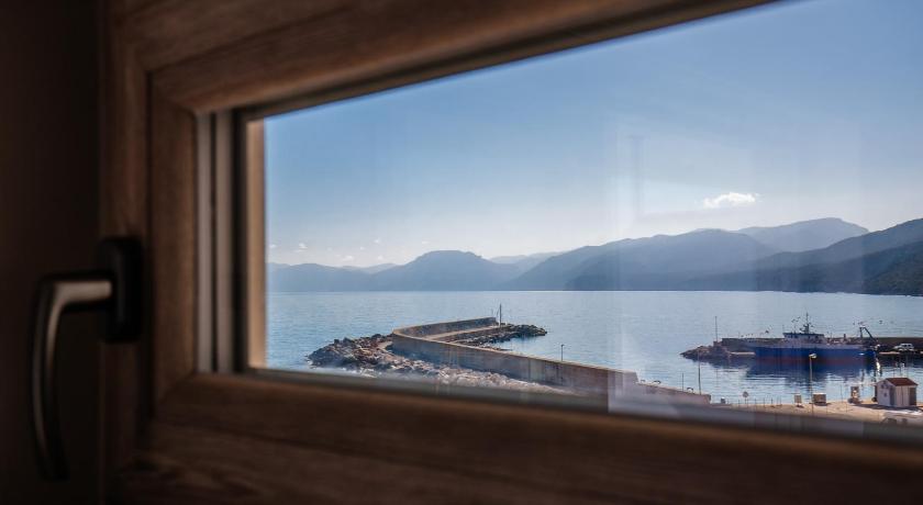 Hotel Caramare photo