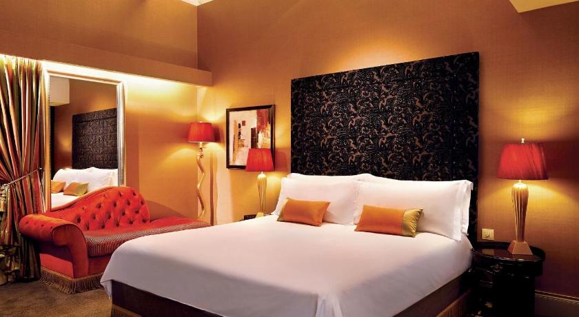 シンガポール Aurum Royal 4つ星 宿泊施設 スイート