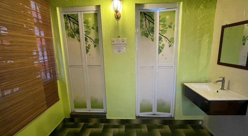 Jonker 108 Homestay photo