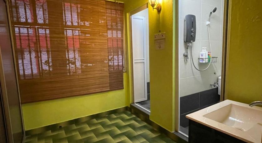 Jonker 108 Homestay photo
