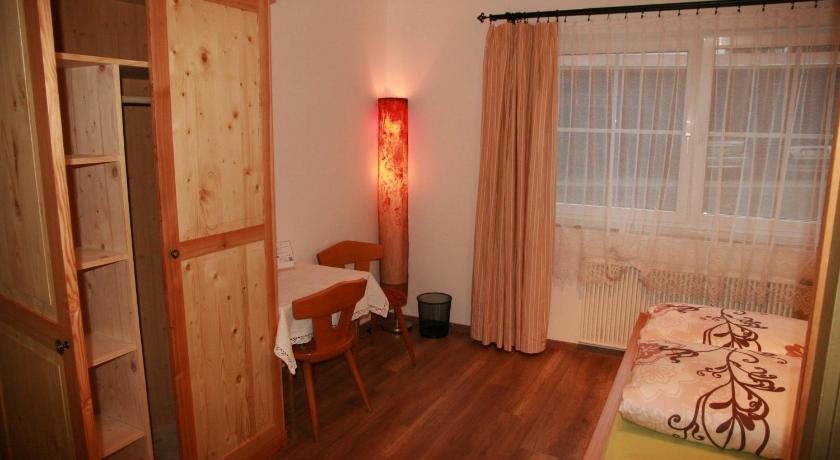 Image of Double Room with Shower 3