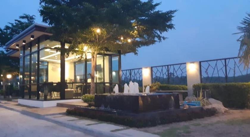 Nakhon Si Thammarat Radina Residence 3-Star Hotel lobby