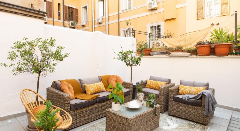 iFlat Monti Elegant Apartment with Terrace photo