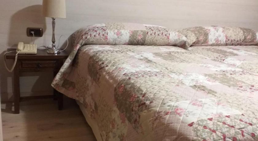 Hotel Giral — Hotel in Biescas