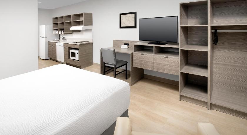 WoodSpring Suites Seattle Redmond photo