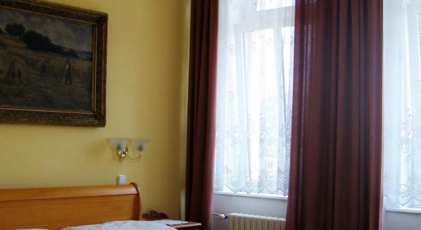 Image of Triple Room 1