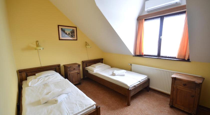 Image of Standard Twin Room 3
