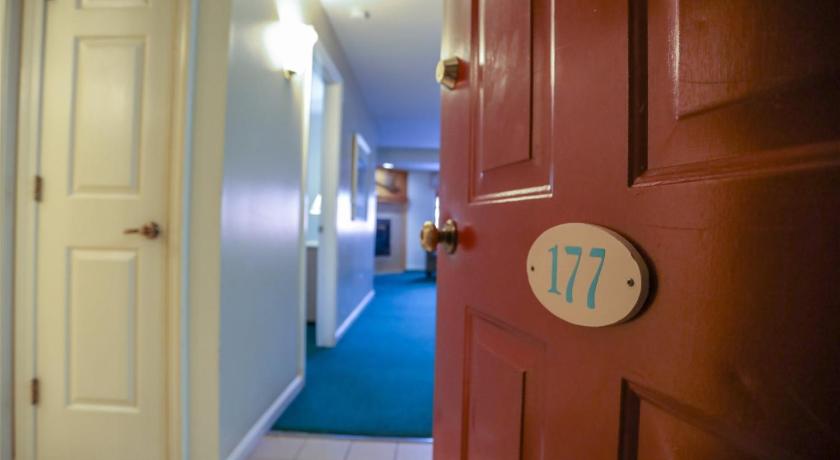 Deer Park Vacation Condo next to Recreation Center with Indoor Pool! — Hotel in Woodstock (NH)