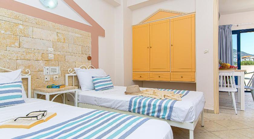 Image of One-Bedroom Apartment with Pool View 3
