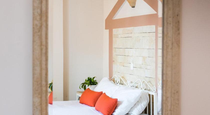 Image of Family One-Bedroom Apartment with Pool View 8