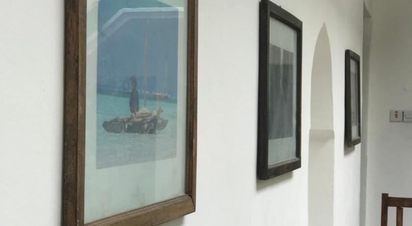 zLife Stone Town photo