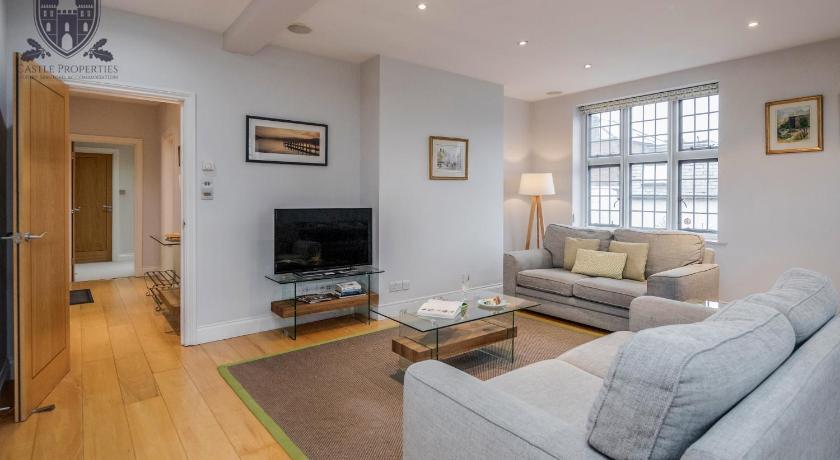 Castle Properties:Eton-The College photo