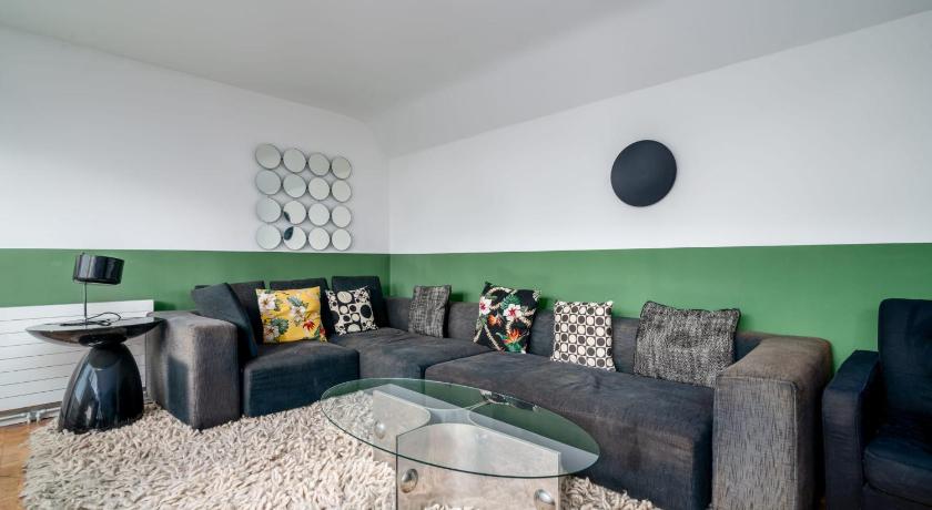 GuestReady - Sunny &amp; Stylish 1BR Flat with Balcony in Central London — Hotel in London