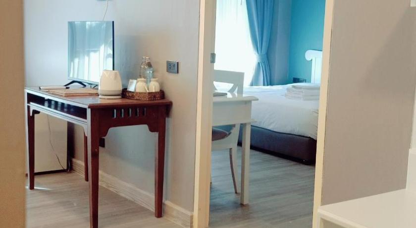 Image of Grand Deluxe Family Connecting Room 12