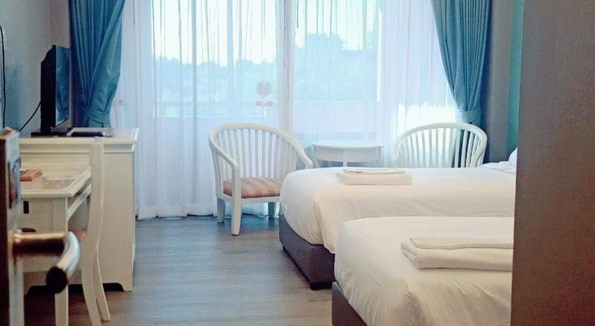 Image of Grand Deluxe Family Connecting Room 3