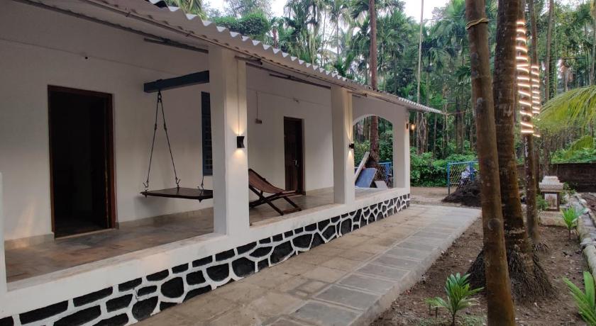 Madhu Villa at Chaul Alibag Near Revdanda or Nagav Beach Suitable for group of 8-10 people photo