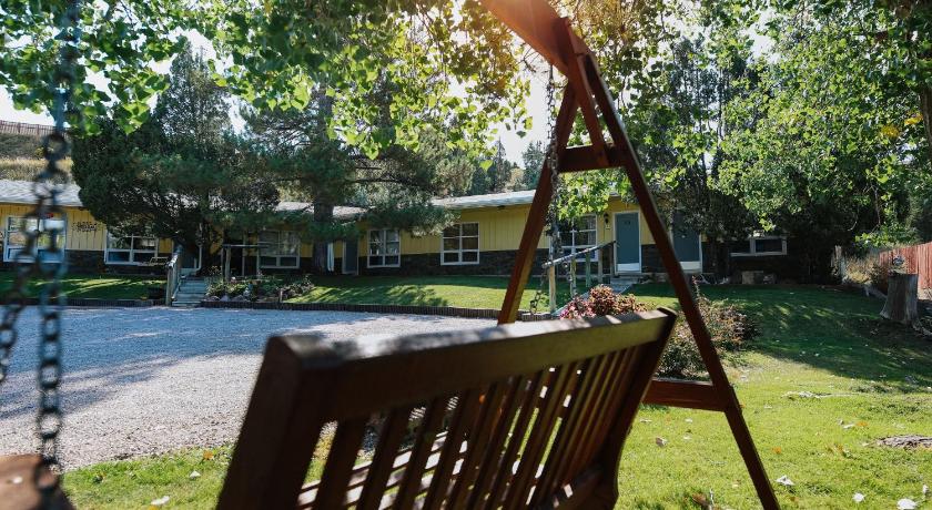 ニューカッスル The Pines Country Inn 宿泊施設 外観