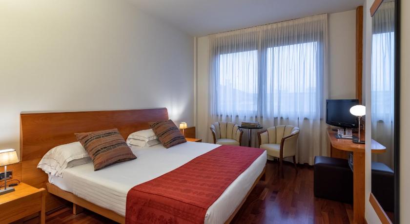Gazdaságos szoba kétszemélyes ággyal vagy 2 külön ággyal (Economy Double or Twin Room) fotója 3