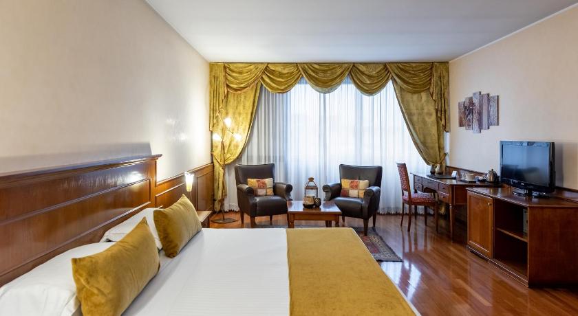 Junior lakosztály hidromasszázskáddal (Junior Suite with Spa Bath) fotója 0