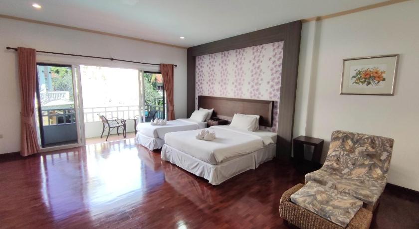 Image of Deluxe Room Pool View 4