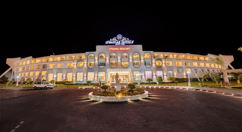Titanic Aqua Park Resort - Families and Couples only — Hotel in Hurghada
