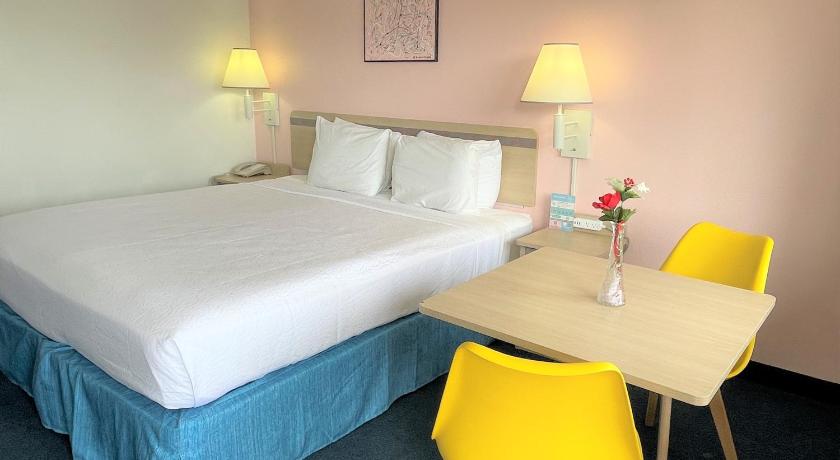 Rodeway Inn photo