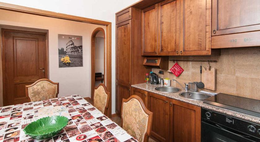 Termini Colosseum apartment - image 14