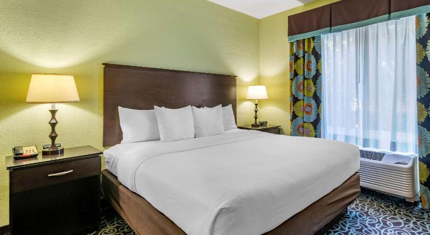 Comfort Suites At Fairgrounds-Casino