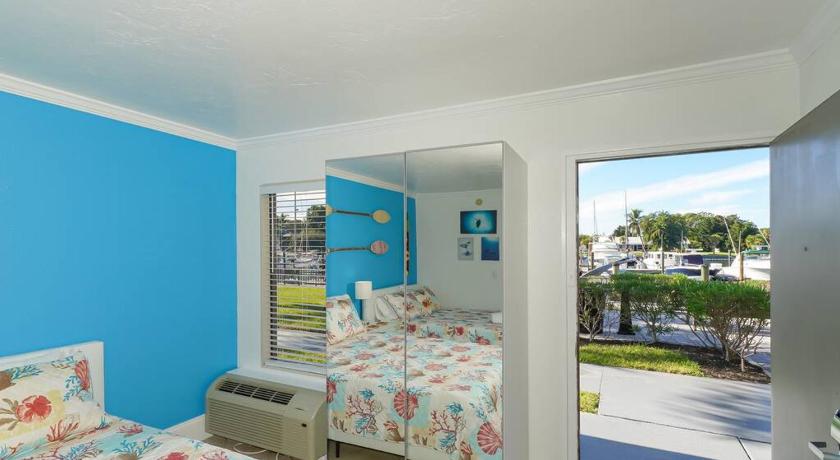 새러소타 (FL) Room 127 - Waterfront, Heated Pool, Huge TV, Tiki Bar & Grill 4성급 숙소 스위트룸
