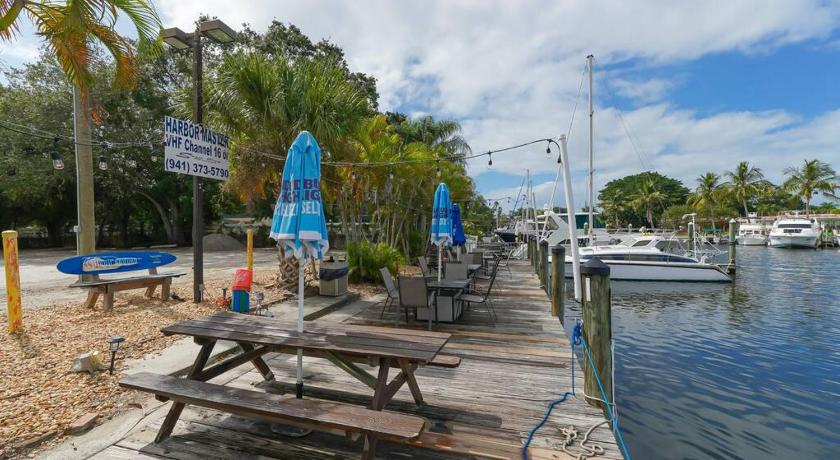 새러소타 (FL) Room 127 - Waterfront, Heated Pool, Huge TV, Tiki Bar & Grill 4성급 숙소 부대시설
