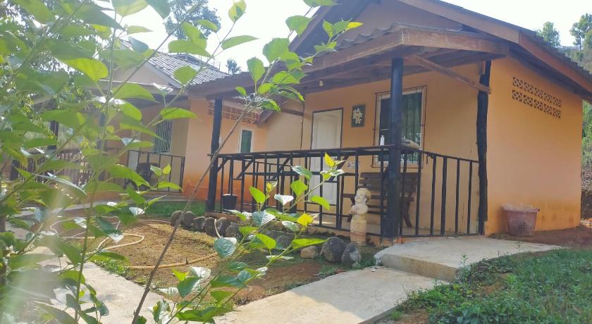 Image of Bungalow with Mountain View 4