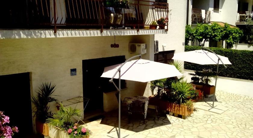 Apartments Peloza photo
