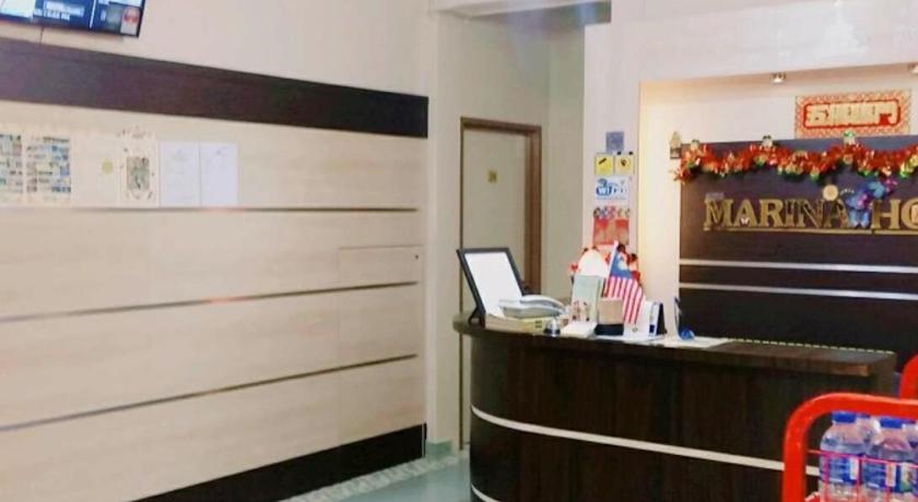 チュカイ Marina Hotel Kemaman 2つ星 ホテル ロビー