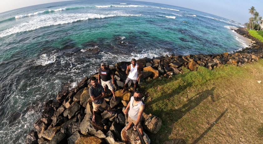 YoYo Surf Hostel Ahangama photo