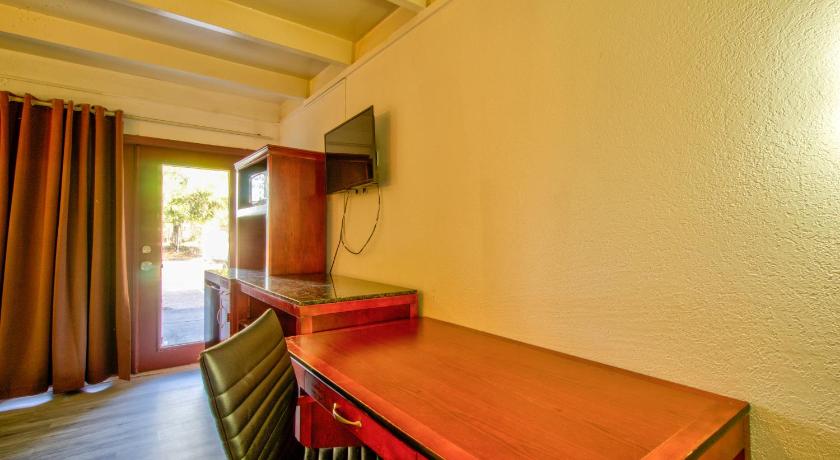 Clearwater Hotel photo