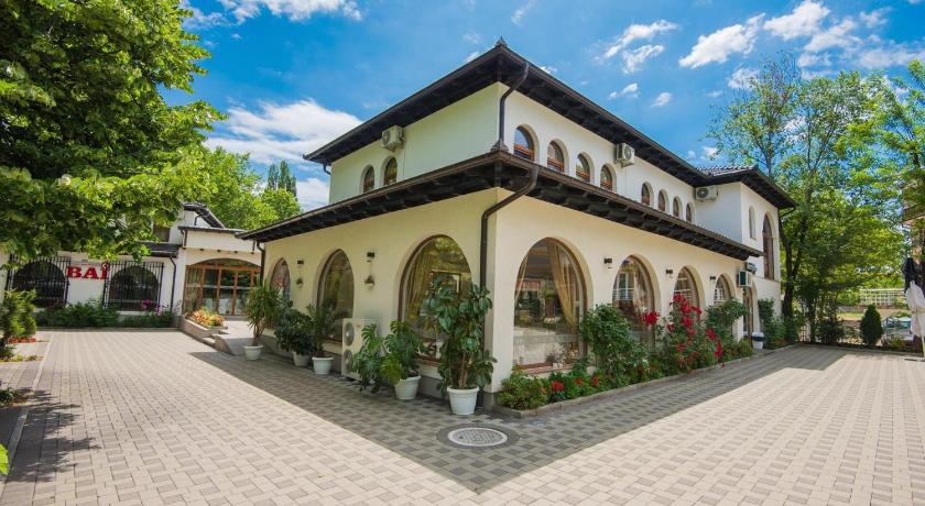 Hotel Camp Karagaq — Hotel in Peje